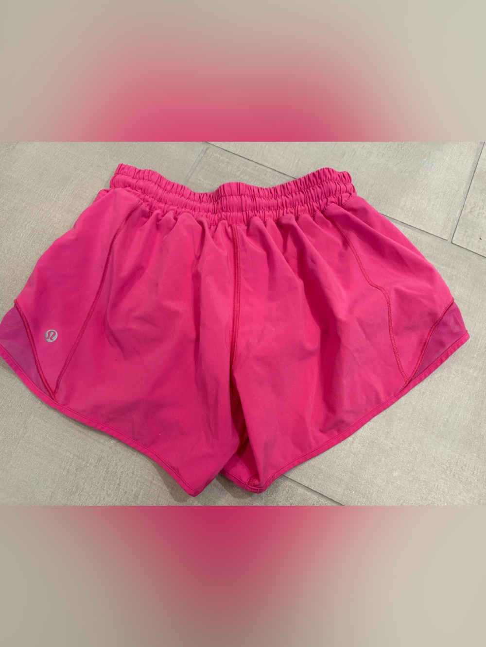 Lululemon size 4 Sonic Pink Hottie Hot Shorts